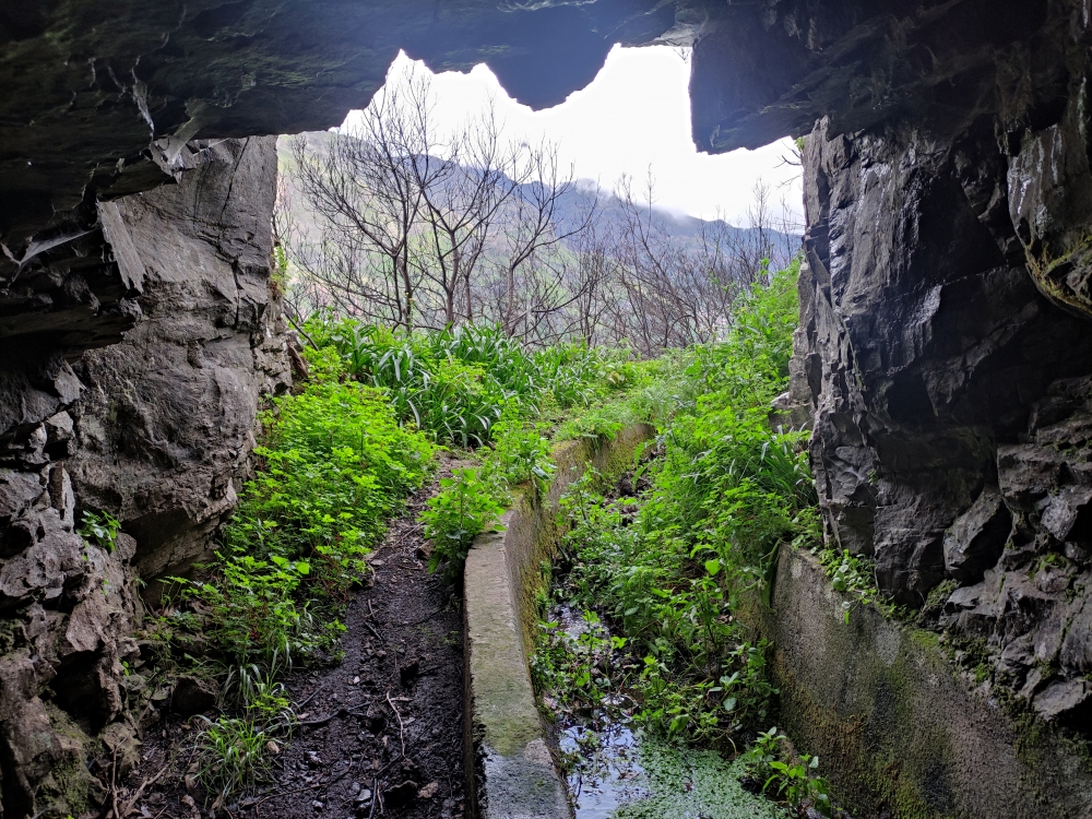 Wanderung Espigao: Levadatunnel