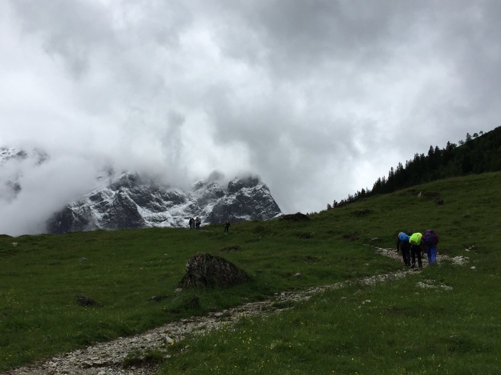 Wanderung Falkenhütte bei den Lalider Wänden: Auf dem Weg zum Hohljoch