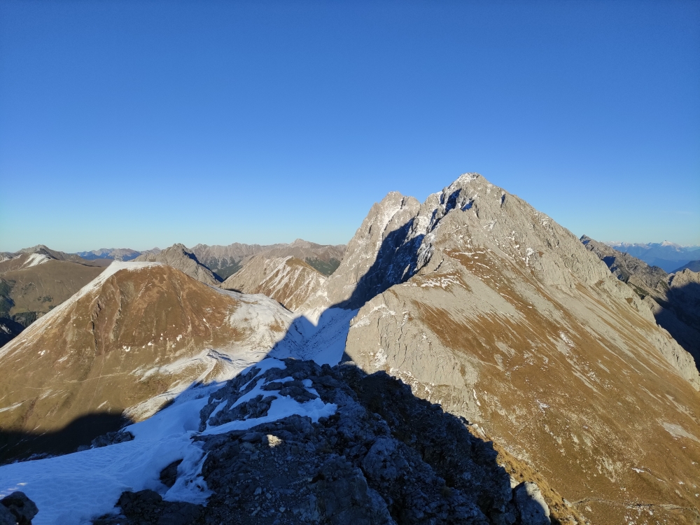 Wanderung Falscher Kogel: Wanderung Falscher Kogel: Blick auf Maldongrat und Gabelspitze im Osten (Falscher Kogel)