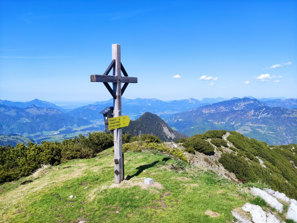 Wanderung Stripsenkopf: Wanderung Stripsenkopf: Gipfelkreuz (Feldberg)