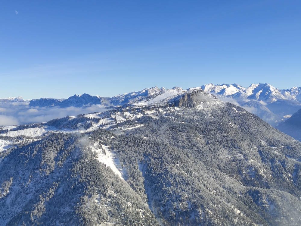 Wanderung Fellhorn: Wanderung Fellhorn: Blick nach Osten zum Skigebiet Steinplatte (Fellhorn)