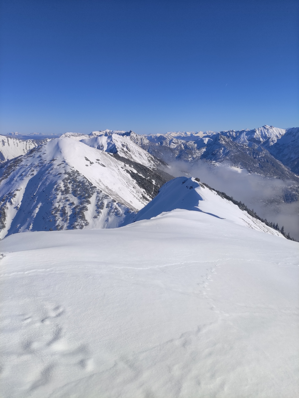 Wanderung Fleischbank: Wanderung Fleischbank: Blick zum Hölzelstaljoch und Grasberg (Fleischbank)