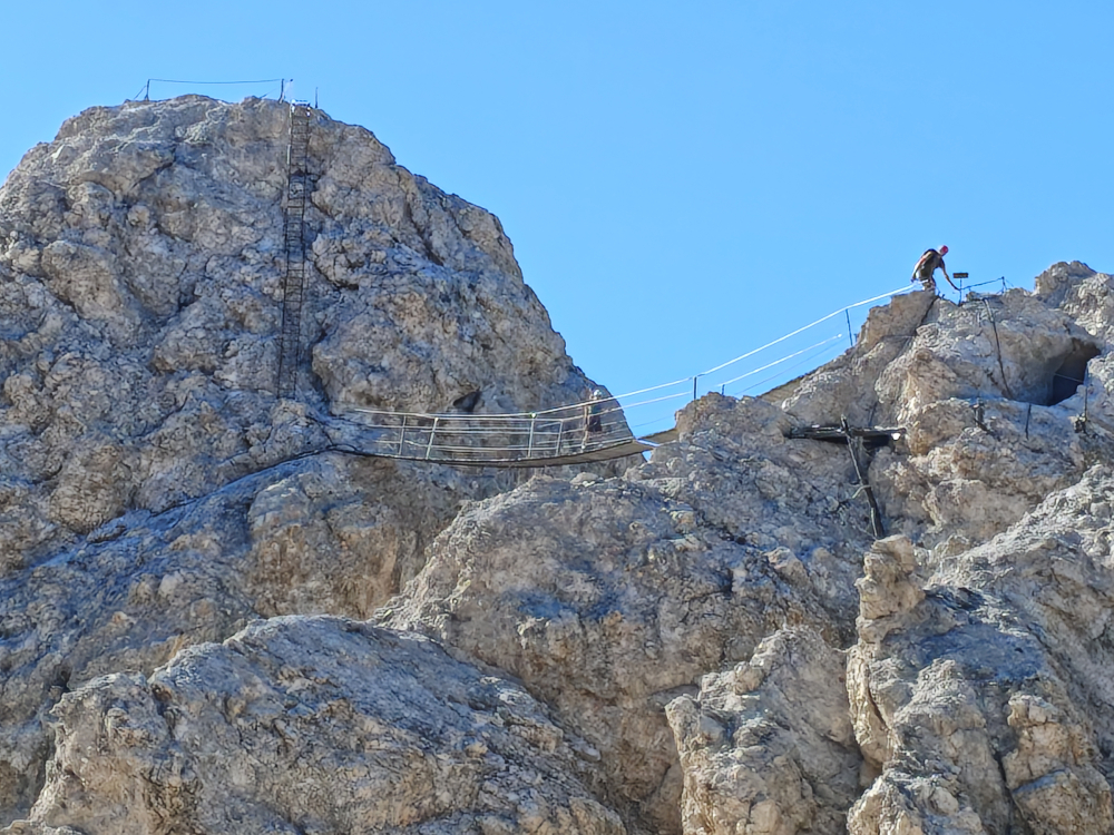 Klettersteig Ivano Dibona: Klettersteig Ivano Dibona: Blick auf die Hängebrücke (Forcella Staunies)