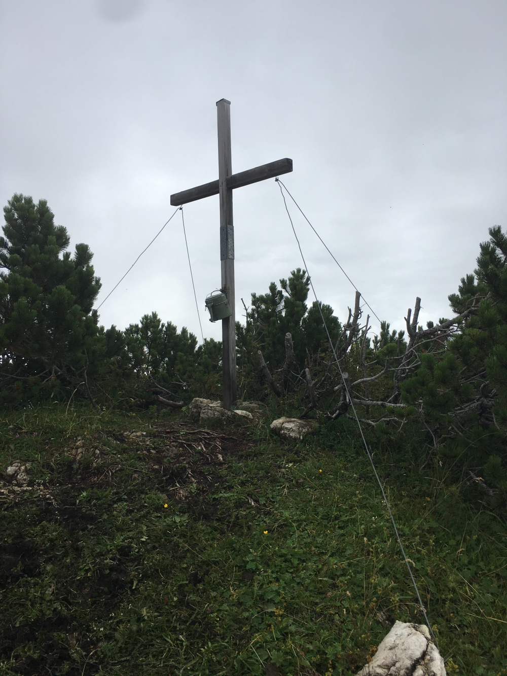 Wanderung Veitsbergkamm: Wanderung Veitsbergkamm: Das kleine Gipfelkreuz am Frechjoch