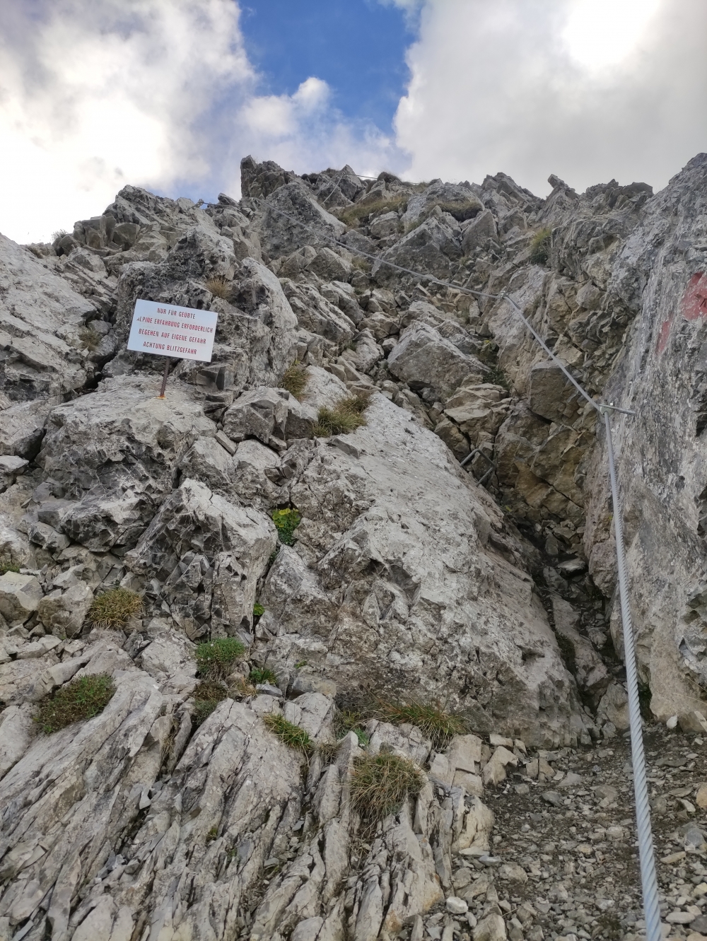 Wanderung Gartner Wand: Kraxeln aber mit viel Seilsicherungen