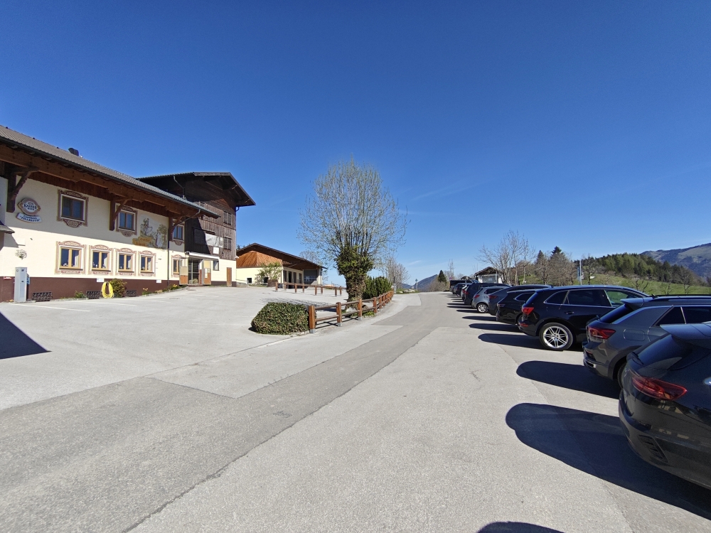 Wanderung Schmittenstein: Wanderung Schmittenstein: Öffentlicher Parkplatz am geschlossenen Gasthof 