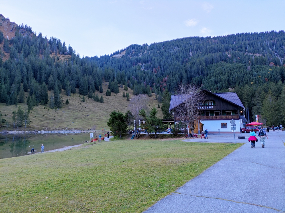 Wanderung Schrecksee vom Vilsalpsee: Wanderung Schrecksee vom Vilsalpsee: Gasthof Vilsalpsee