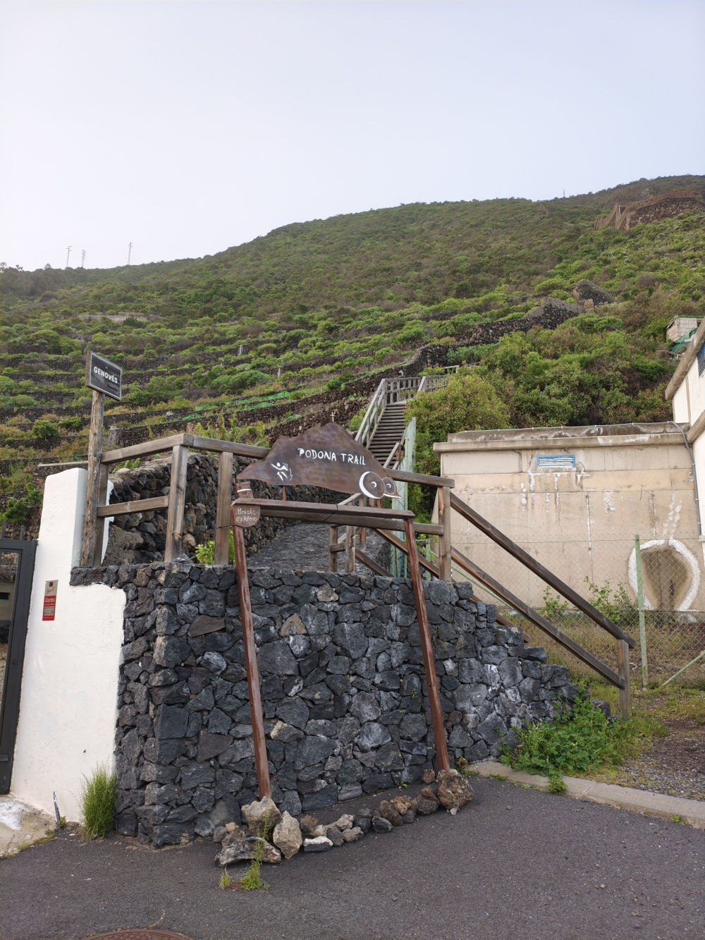 Wanderung Genoves: Start Podona Trail