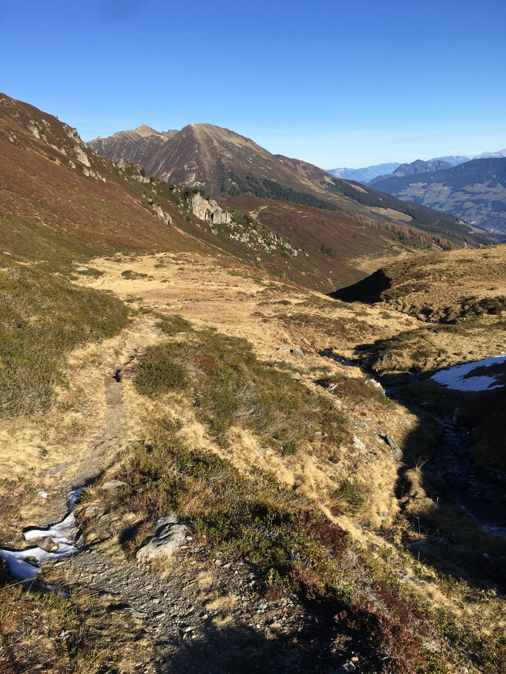 Wanderung Gilfert mit Sonntagsköpfl: Zwischen Sonntagsköpfl und Loassattel