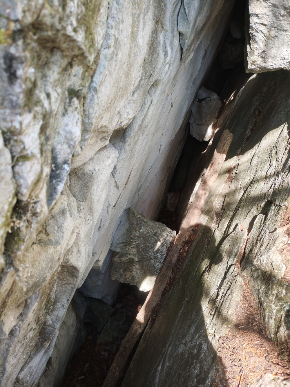 Wanderung Großer Barmstein: Wanderung Großer Barmstein: In der Durchgangshöhle (Große Klufthöhle)