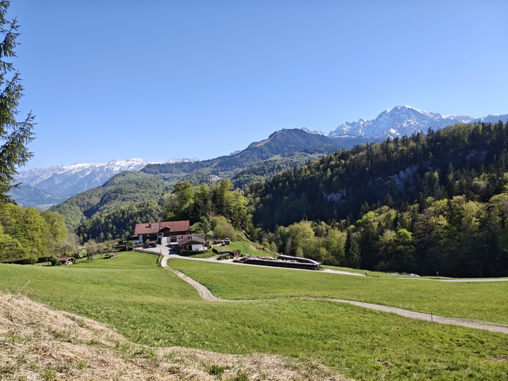 Wanderung Großer Barmstein: An den letzten Häusern vorbei