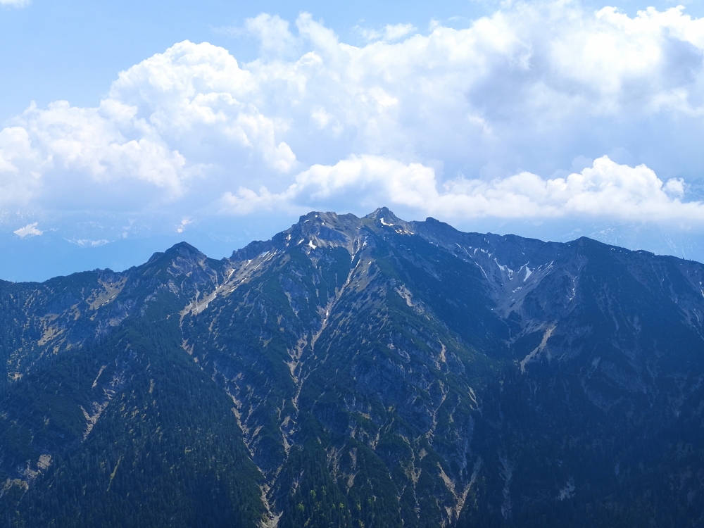 Bike & Hike Vorderer Felderkopf: Bike & Hike Vorderer Felderkopf: Blick zur Kramerspitz (Großer Zunderkopf)