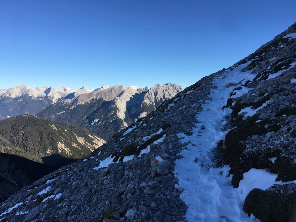 Wanderung Großer Solstein: In Serpentinen bergauf