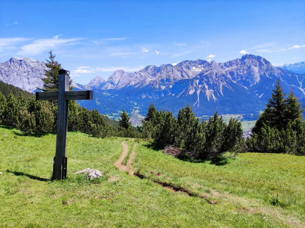 Wanderung Daniel mit Gratüberschreitung: Wanderung Daniel mit Gratüberschreitung: Kreuz am Grüner Ups
