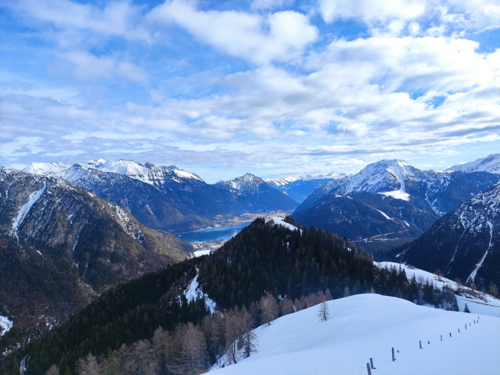 Wanderung Gütenbergkopf: Wanderung Gütenbergkopf: Blick zum Feilkopf und Achensee (Gütenbergkopf)