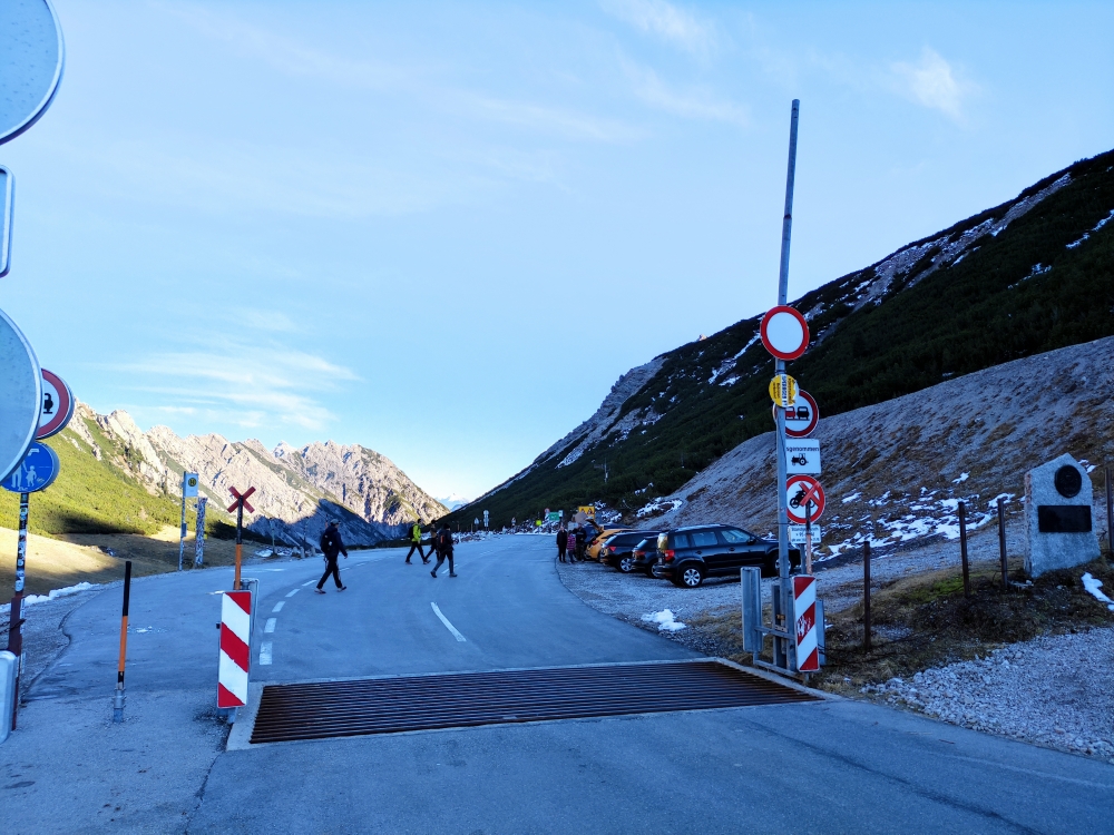 Wanderung Falscher Kogel: Wanderung Falscher Kogel: Parkmöglichkeiten am Hahntennjoch
