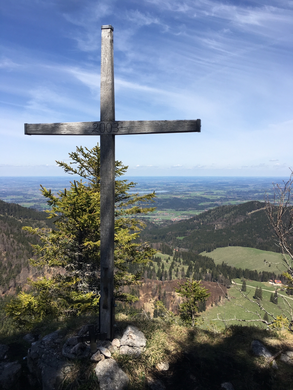 Wanderung Zellerwand: Wanderung Zellerwand: Gipfelkreuz Hammerstein mit Blick nach Norden