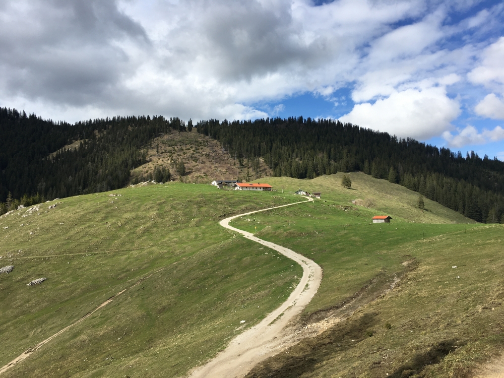 Wanderung Kleiner Rechenberg: Die Jochbergalm unterhalb des Mansurfer