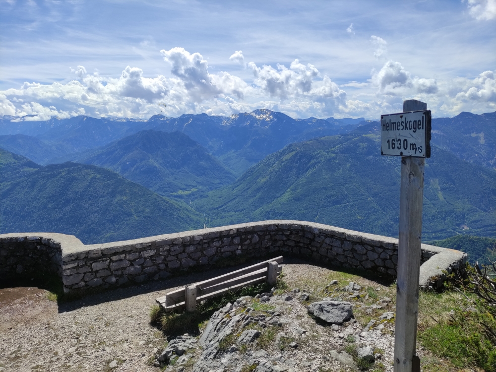Klettersteig Feuerkogel-Abstieg über Kaiserweg: Klettersteig Feuerkogel-Abstieg über Kaiserweg: Der vorgelagerte Aussichtspunkt (Helmeskogel)