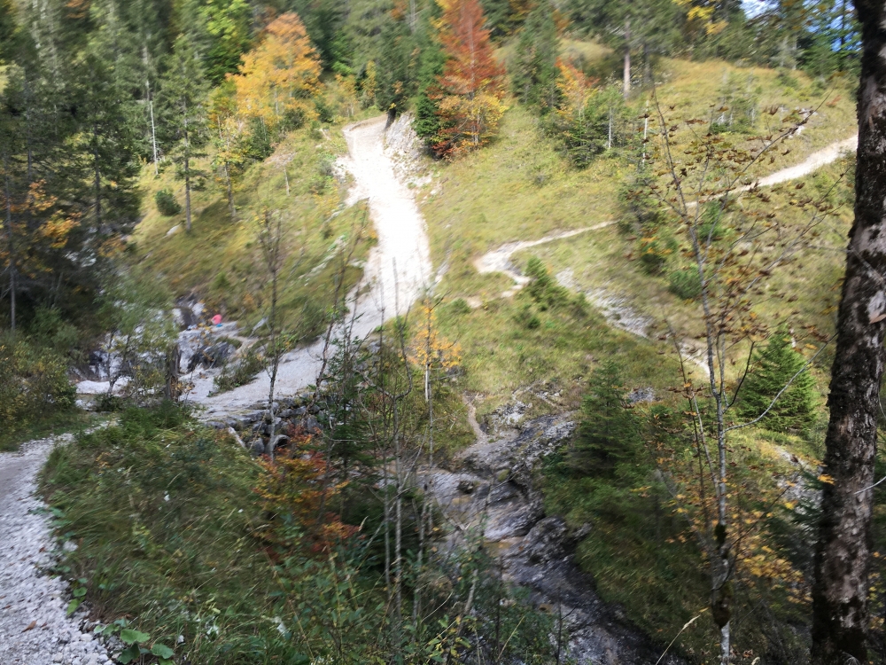 Wanderung Hochalm: Gleich zu Beginn ein Bach mit vielen Gumpen