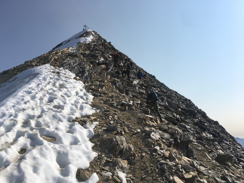 Wanderung Hochfeiler: Die letzten Meter zum Gipfel