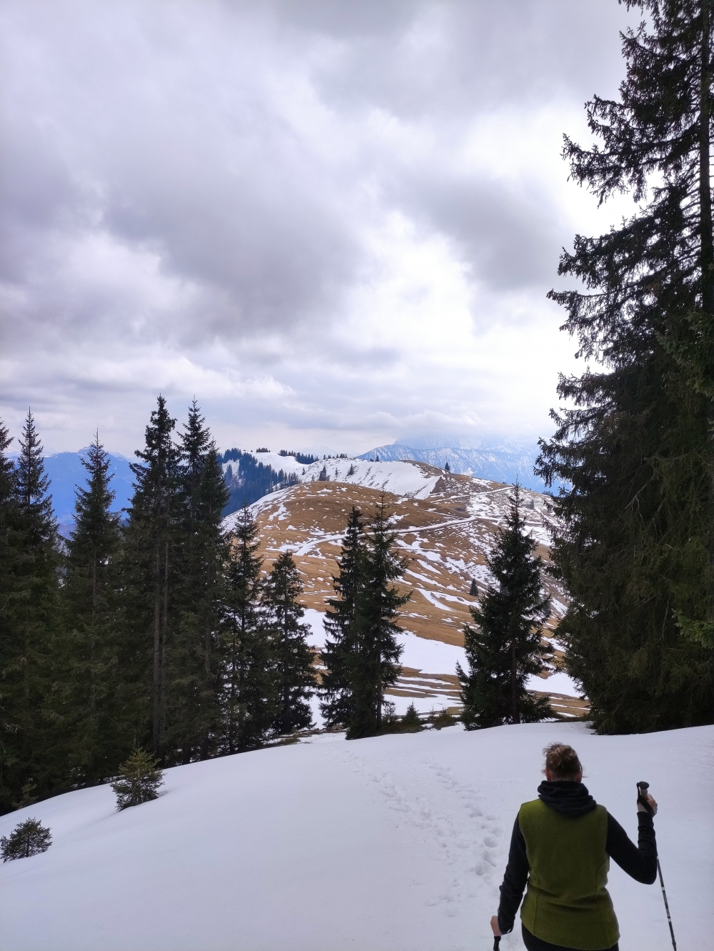 Wanderung Hochköpfl: Abstieg und gerade am Kamm weiter