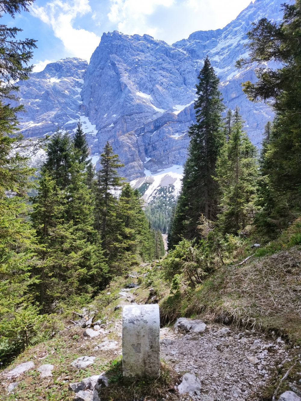 Wanderung Hochthörlehütte: Grenzstein Bayern-Tirol