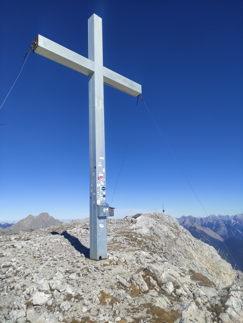 Klettersteig Hohe Munde Überschreitung: Klettersteig Hohe Munde Überschreitung: Gipfelkreuz (Hohe Munde Ostgipfel)