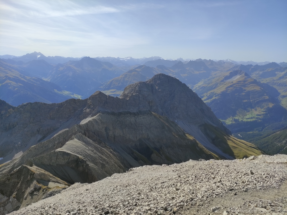 Wanderung Heilbronner Weg: Wanderung Heilbronner Weg: Blick nach Süden auf die Ellbognerspitze (Hohes Licht)