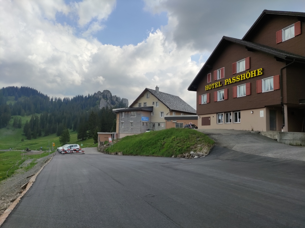 Wanderung Grosser Mythen: Wanderung Grosser Mythen: Hotel Passhöhe Ibergeregg