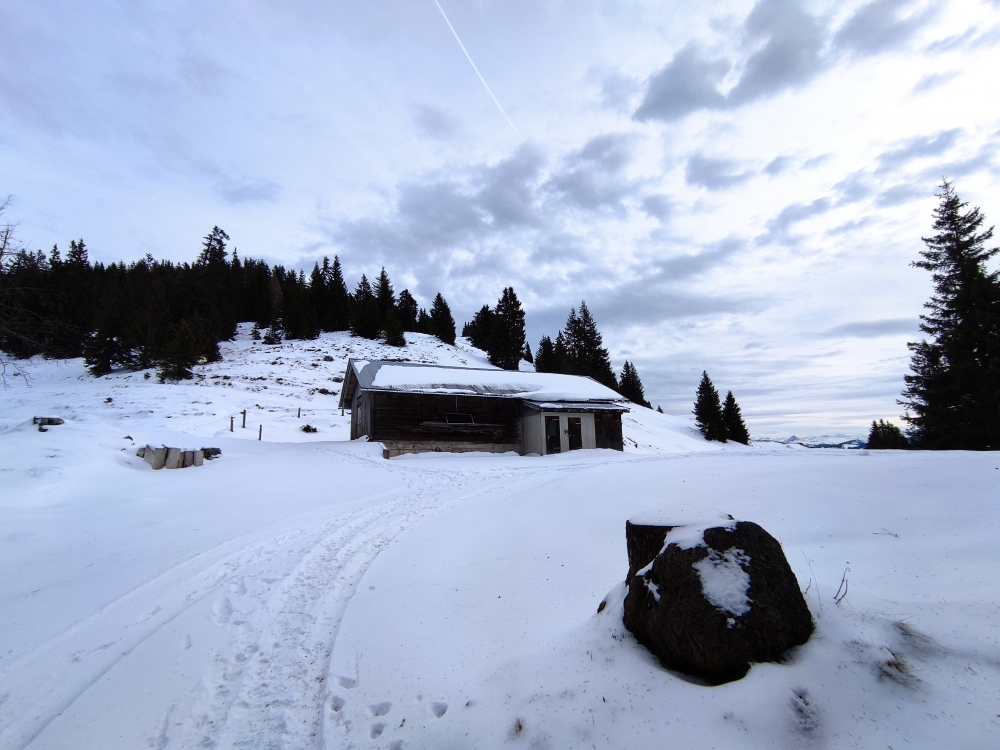 Wanderung Heuberg, Plessenberg und Kienberg: Wanderung Heuberg, Plessenberg und Kienberg: Jocheralm im Winter (Jocher-Alm)