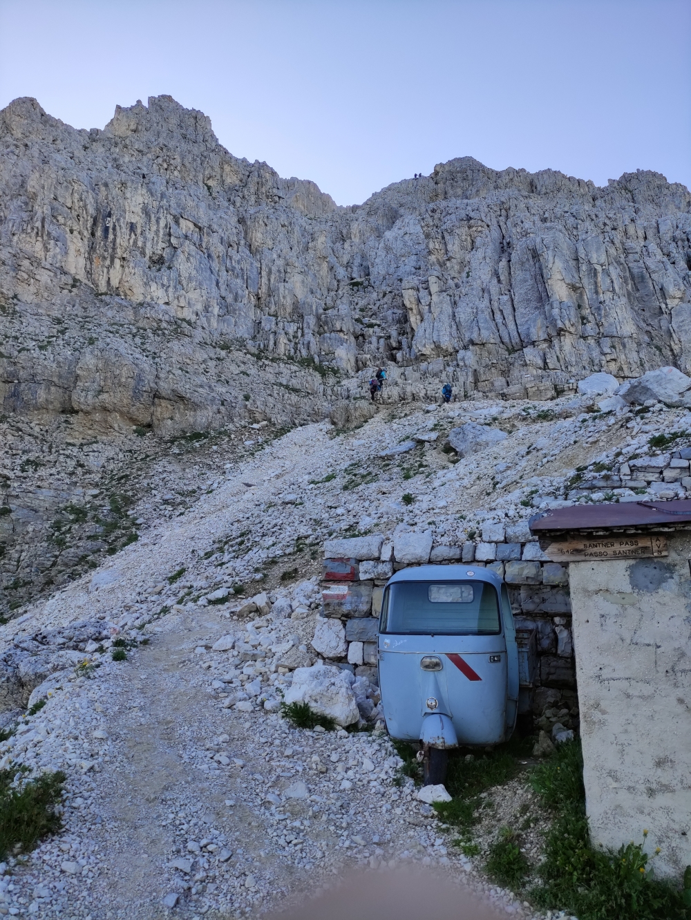 Klettersteig Kesselkogel: Start hinter der Rosengartenhütte