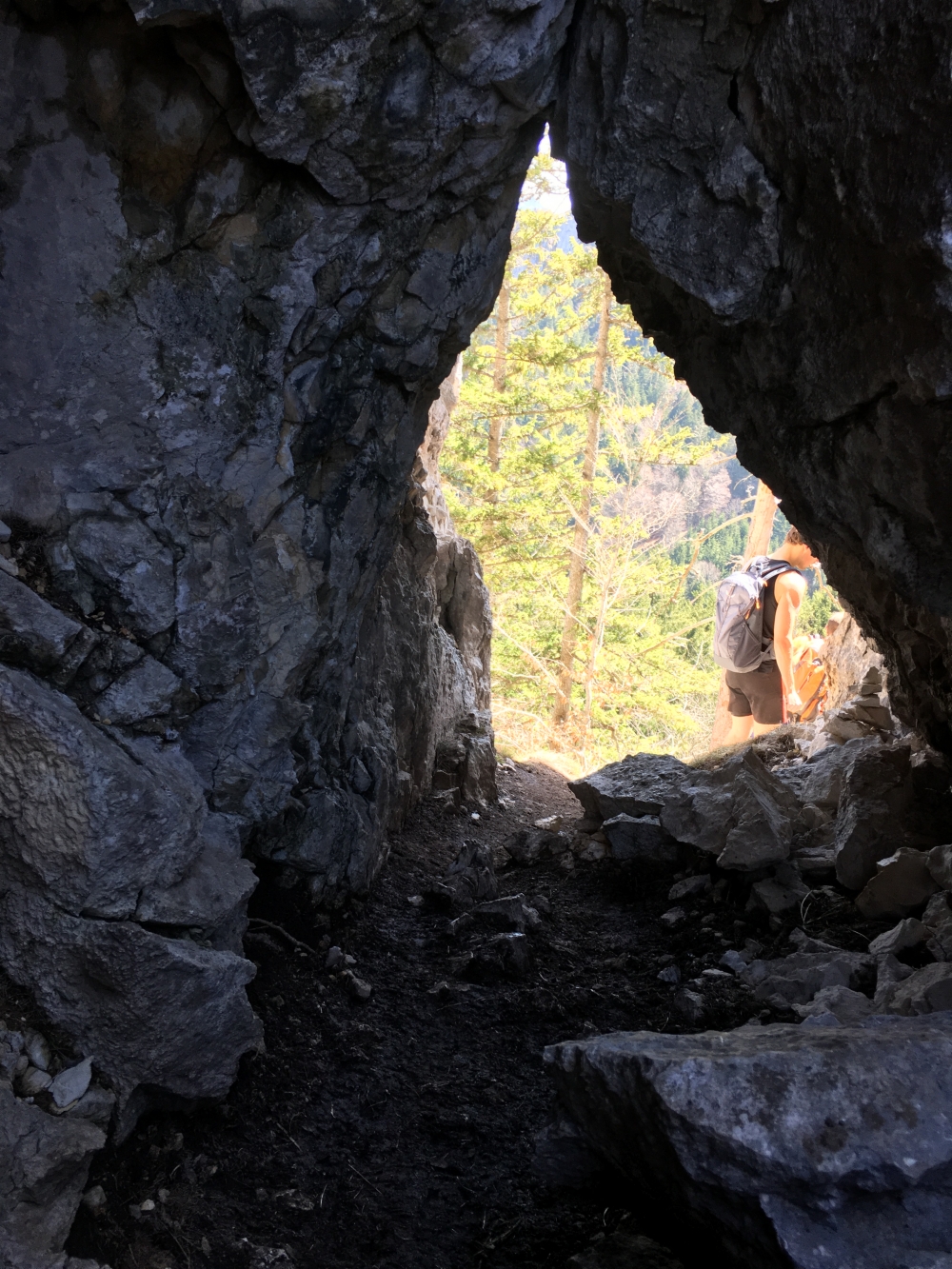 Wanderung Kitzstein aus dem Inntal: Wanderung Kitzstein aus dem Inntal: Bergdurchquerung unter dem Gipfel (Kindlwand-Durchgangshöhle)