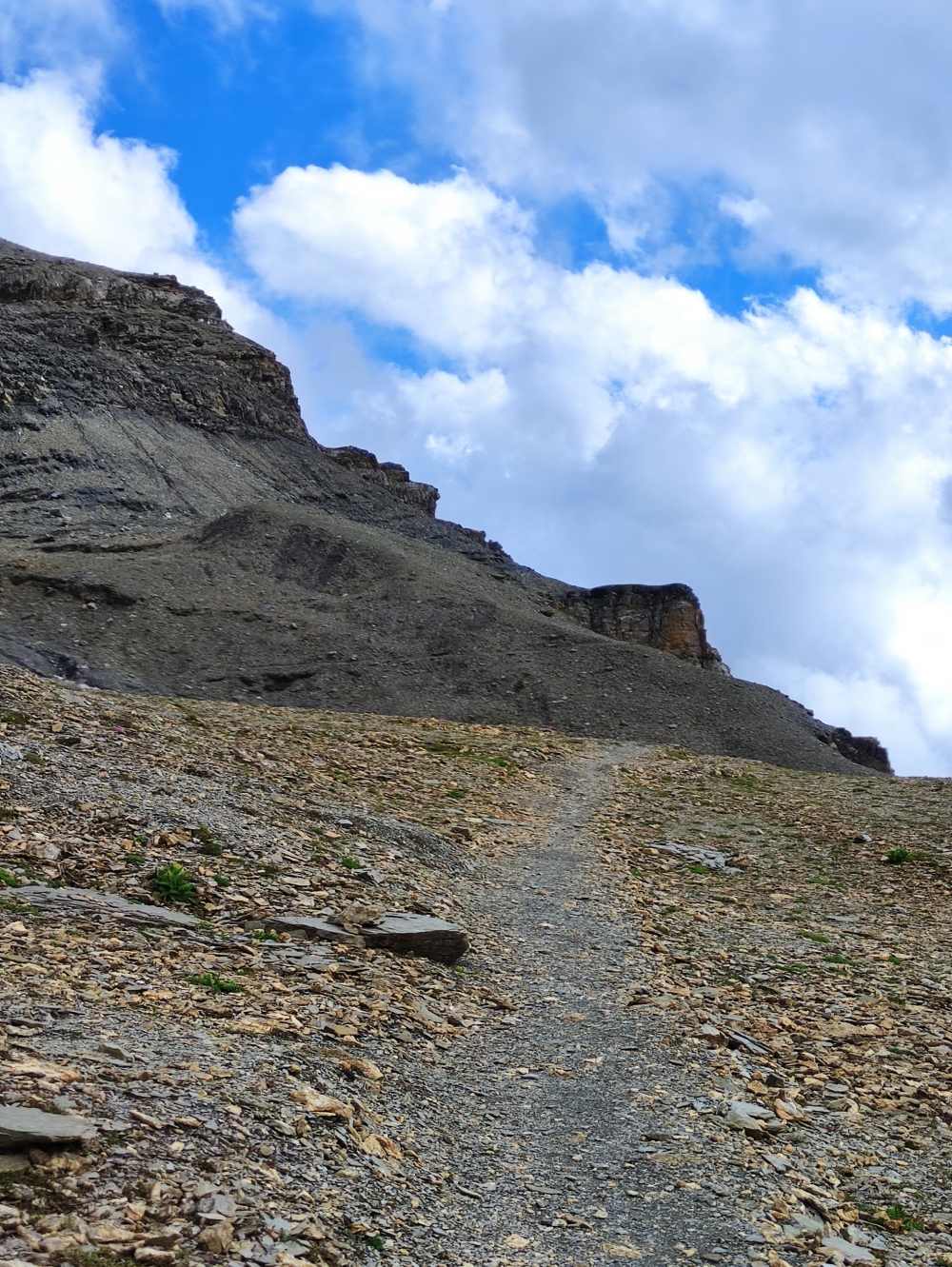 Wanderung Kistenpasshütte: Viel Schotter