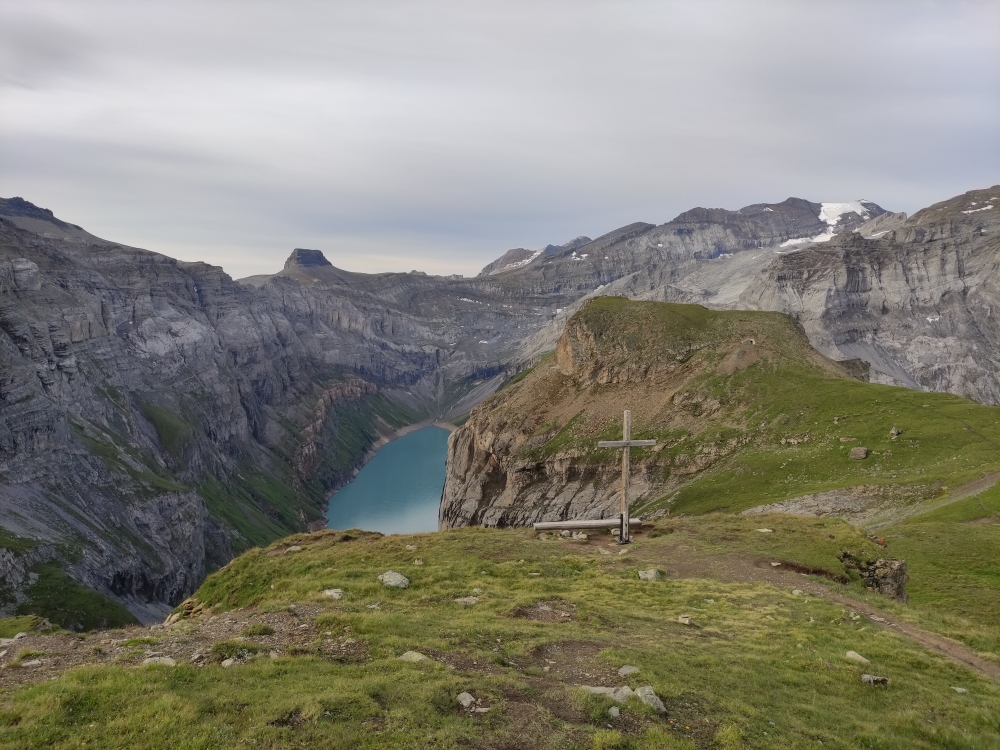 Wanderung Kistenpasshütte: Über das Kreuz zum Muttenchopf über dem Limmernsee