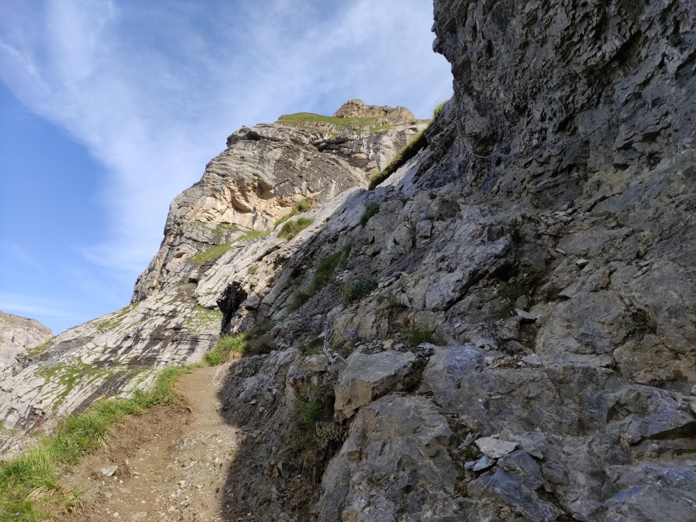 Wanderung Kistenpasshütte: Kurze mittlere Felspassage