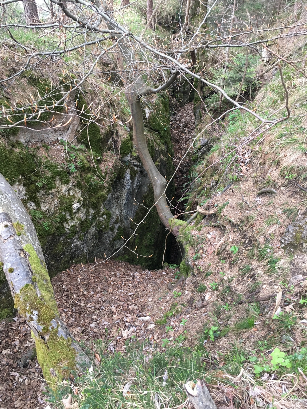 Wanderung Rabensteinhorn: Wanderung Rabensteinhorn: Blick ins Kreissenloch