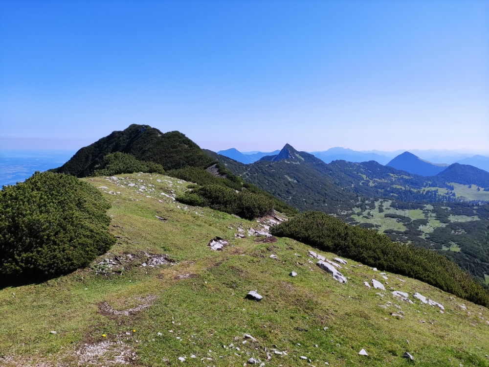 Wanderung Große Krottenkopf-Runde: Weg zur Hohe Kisten ( Bildmitte)