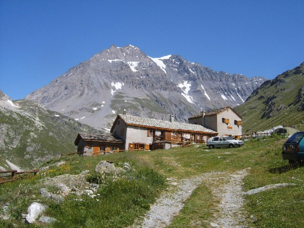 Refuge Entre-Deux-Eaux: Grande Casse mit der Schutzhütte Refuge Entre-Deux-Eaux