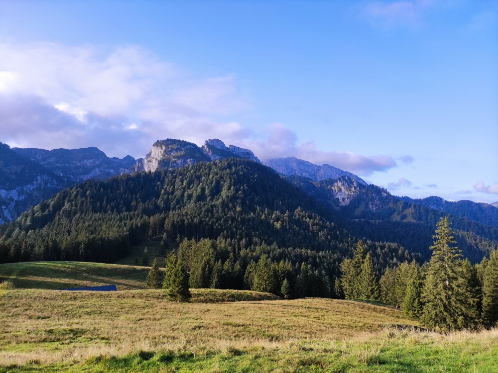Wanderung Hennenkopf: Wanderung Hennenkopf: Blick zur Probstenwand und Hennenkopf (Längenberg)