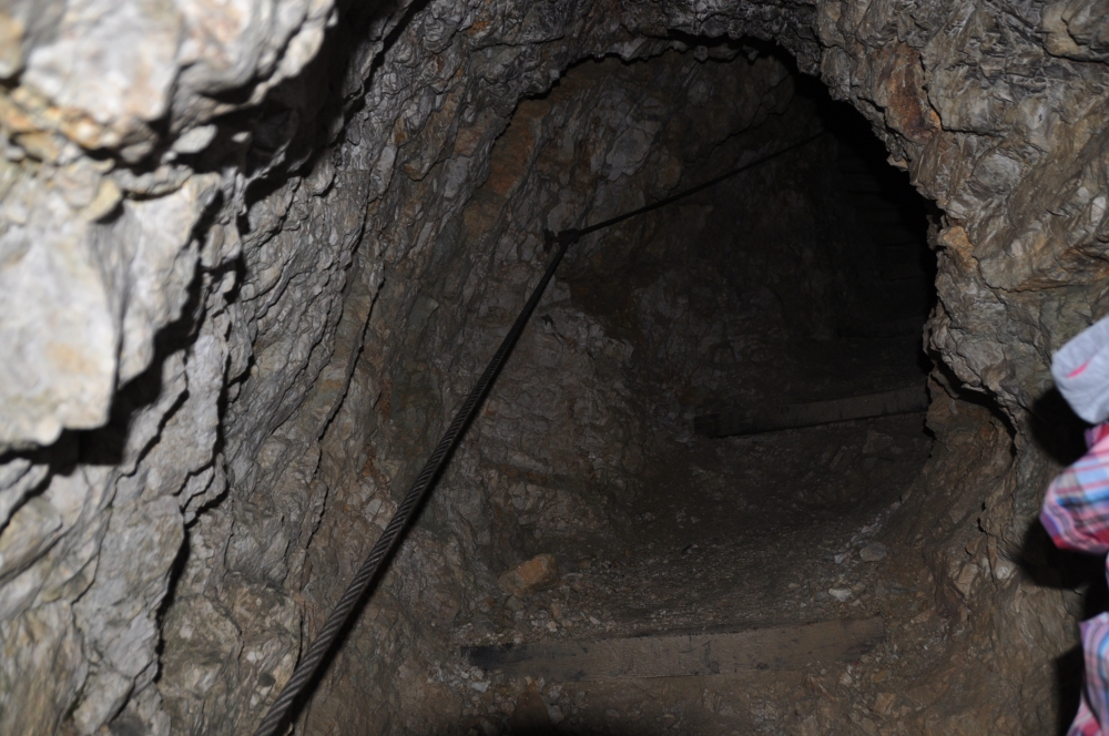Klettersteig Lagazuoi: Stirnlampe und Helm nicht vergessen