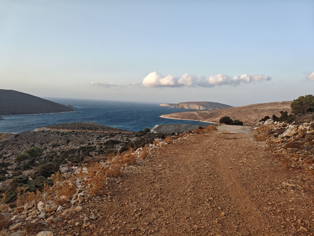 Wanderung Lithari Lighthouse: Blick auf die Renes Bucht