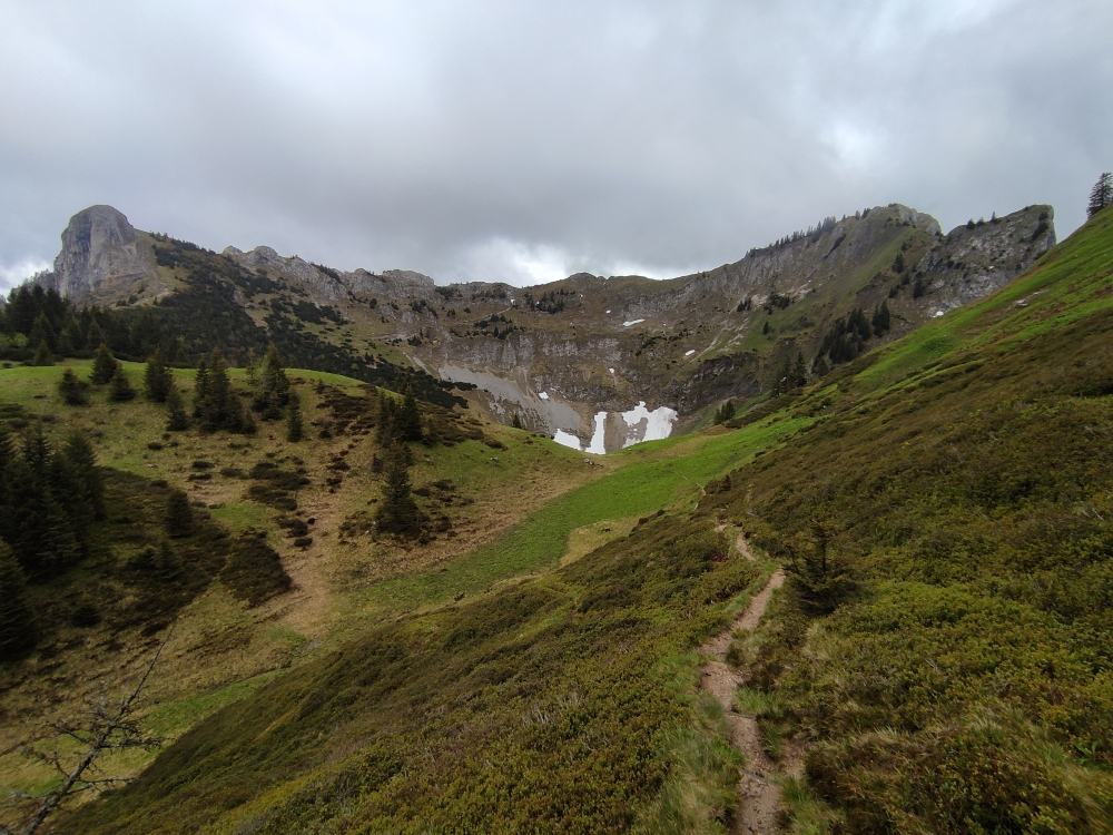 Wanderung Lösertalkopf: Um den Kessel und hinauf zum Scheinbergjöchl (Bildmitte oben)