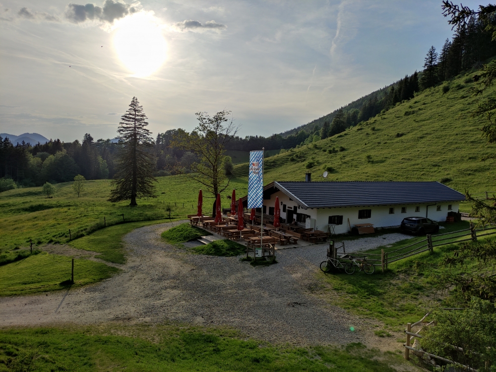 Wanderung Haindorfer Berg: Wanderung Haindorfer Berg: Die Maisalm hat bis 20 Uhr geöffnet