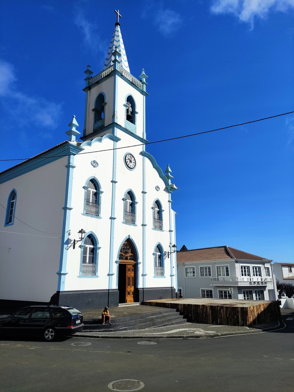 Wanderung Miradouro Varanda da Agualva: Durch den Ort