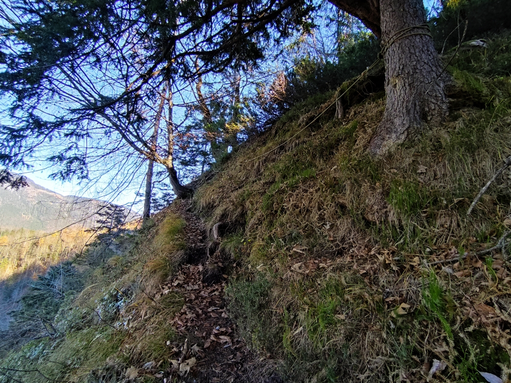 Wanderung Überschreitung Adlerköpfe: Kurze Seilsicherung