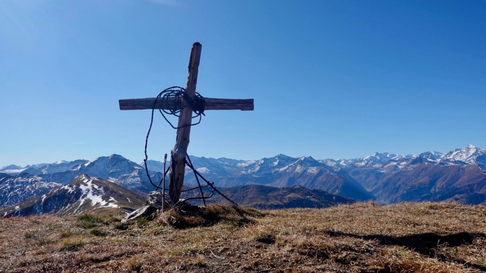 Mooseckhöhe -> Katzinger: kleines Gipfelkreuz auf der Mooseckhöhe