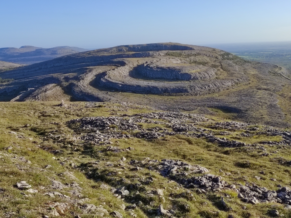 Wanderung Mullaghmore Loop: Blick auf den benachbarten Slieve Roe