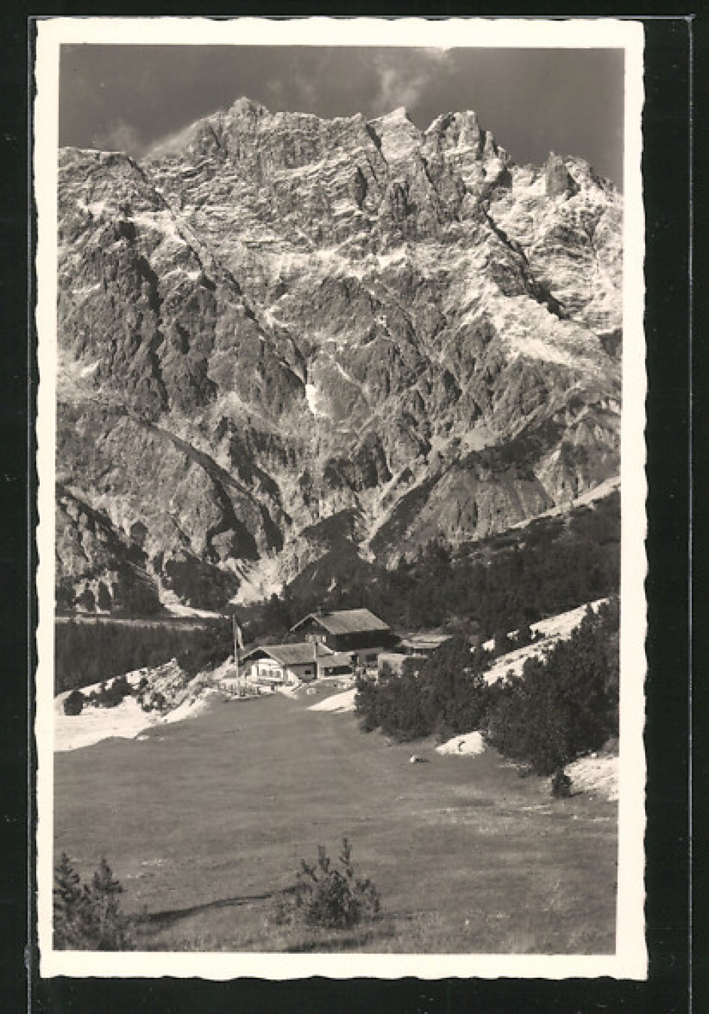 Hochkalter: Wimbachgrieshütte mit Hochkalter
