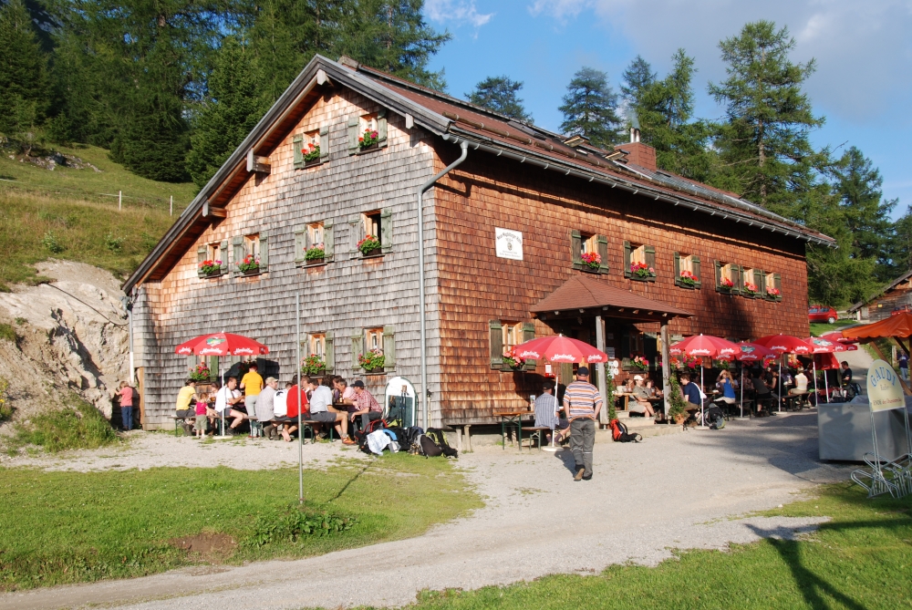 Wanderung Großer Solstein: Wanderung Großer Solstein: Neue Magdeburger Hütte